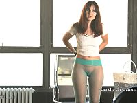 Jeny tests green seamless pantyhose